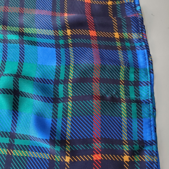 Silky Tartan Scarf 25"x44" - Picture 2 of 2